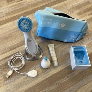Lumi Spa with bag and eye attachment!